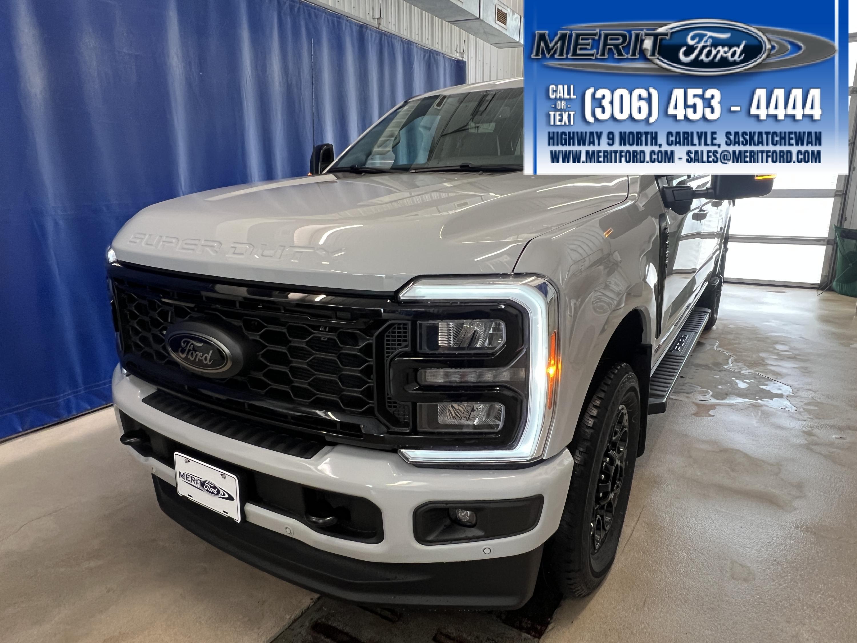 Ford F-350 Super Duty Lariat Crew Cab 4WD 2026