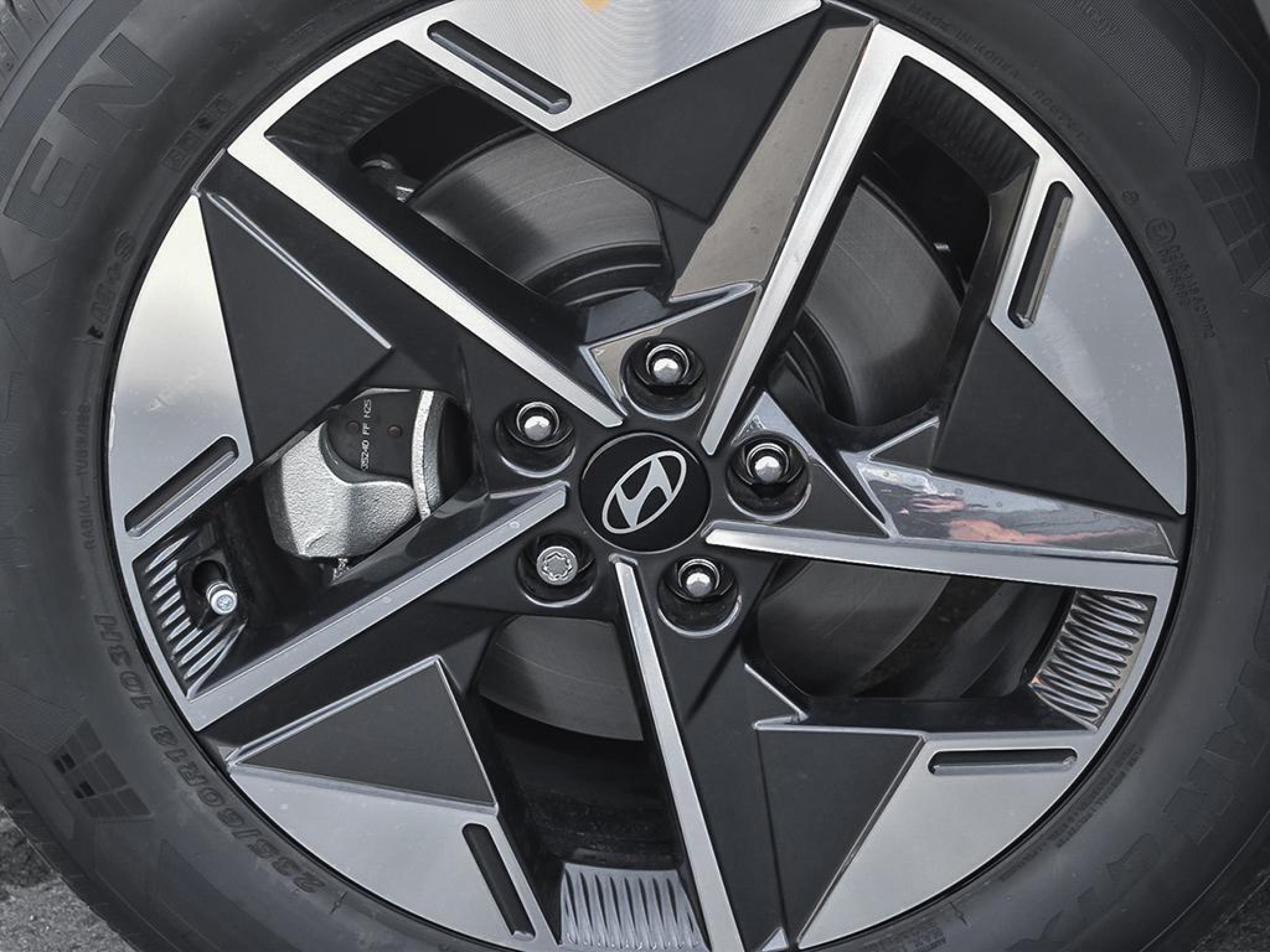 new 2026 Hyundai Tucson car, priced at $45,000