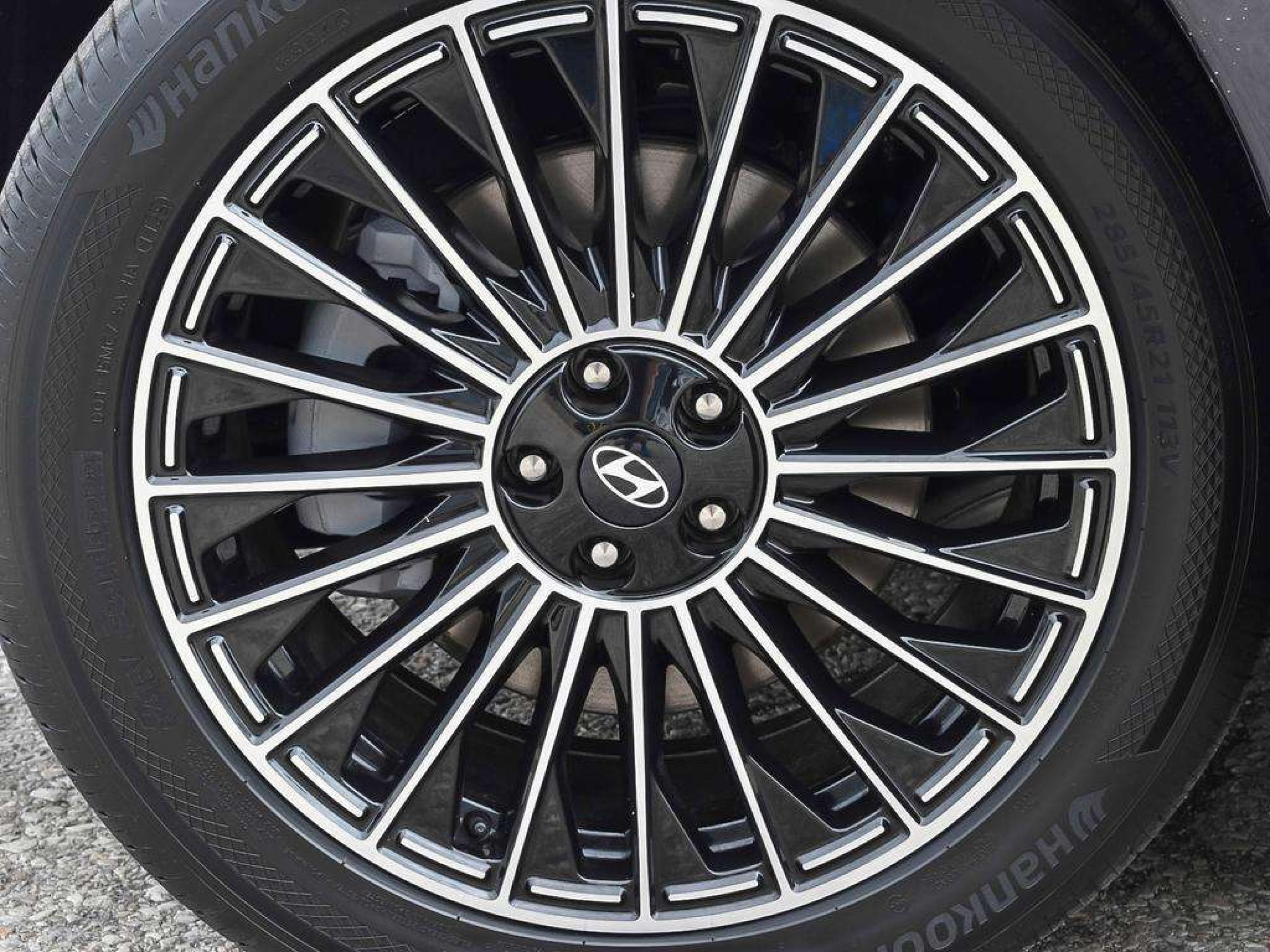 new 2026 Hyundai IONIQ 9 car, priced at $86,005