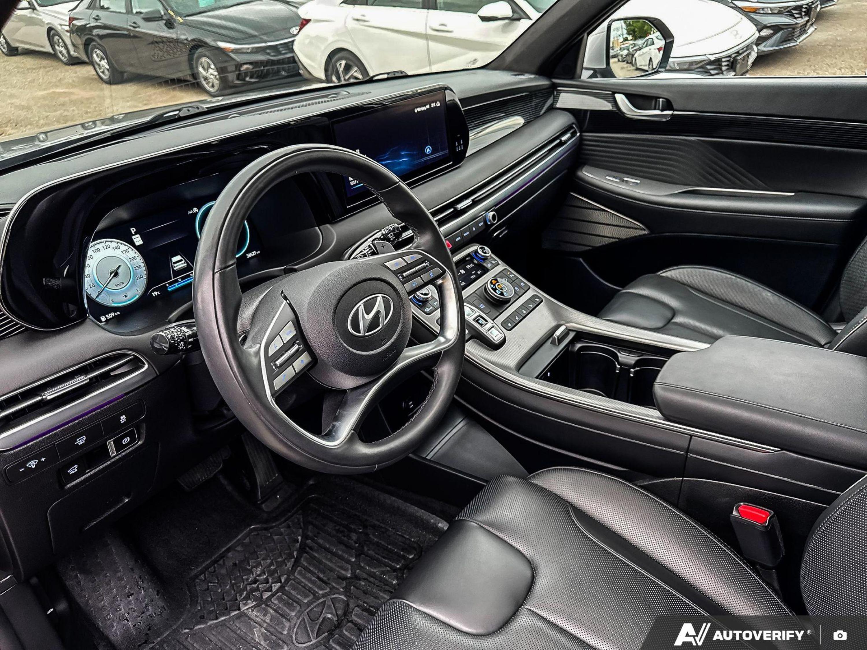 used 2025 Hyundai Palisade car, priced at $53,992