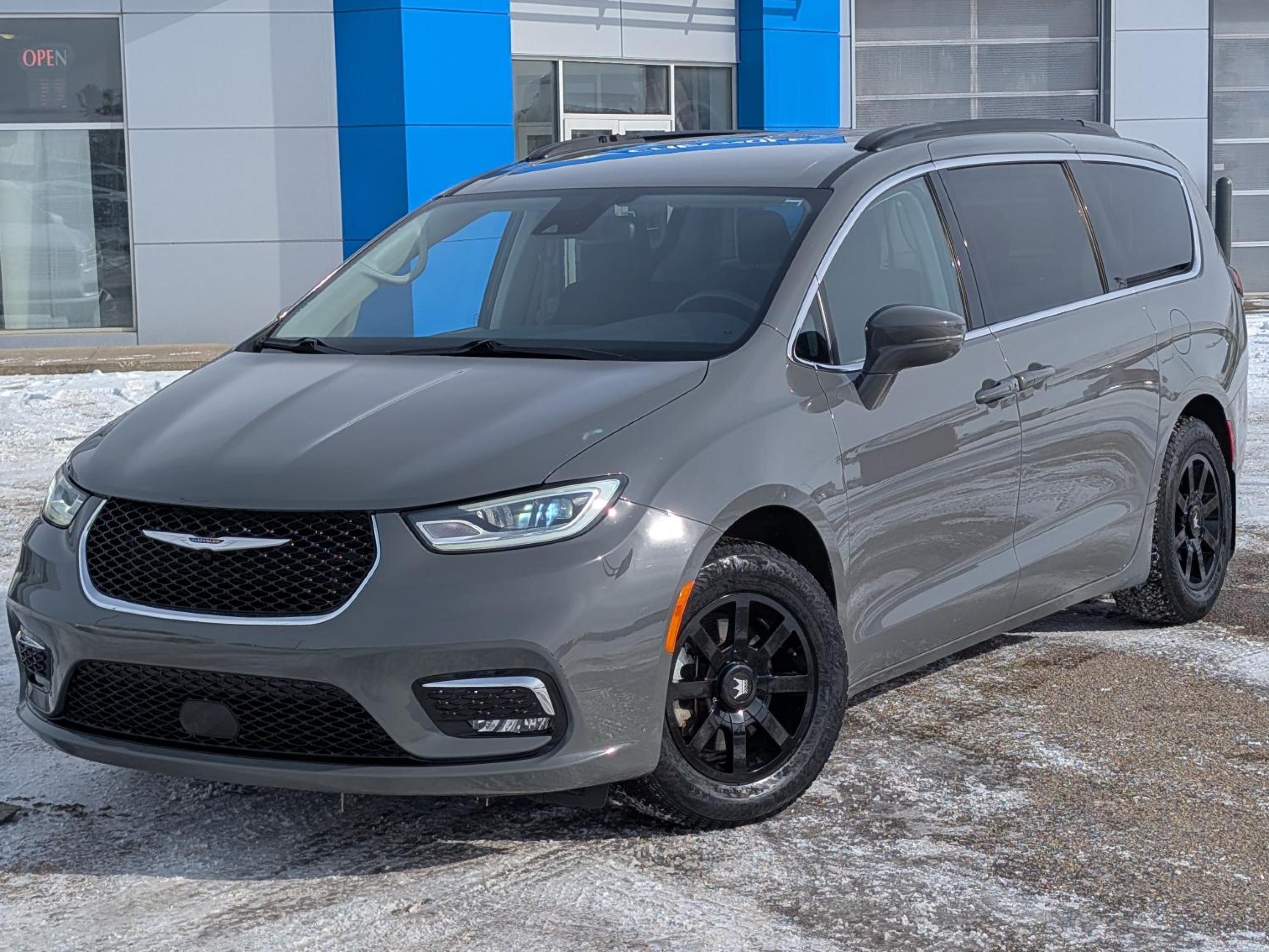 Chrysler Pacifica Touring FWD 2021