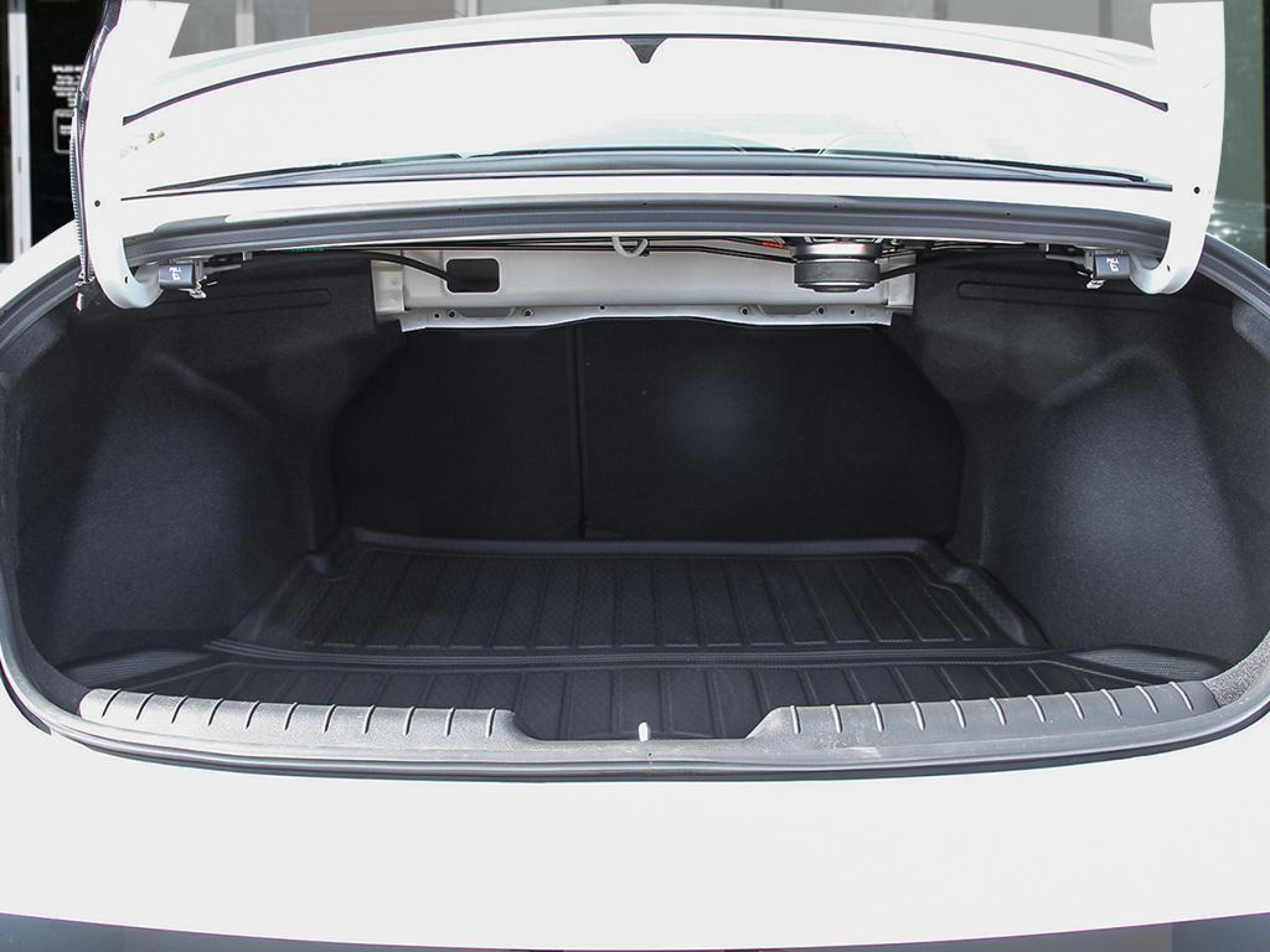 new 2026 Hyundai Elantra Hybrid car, priced at $35,000