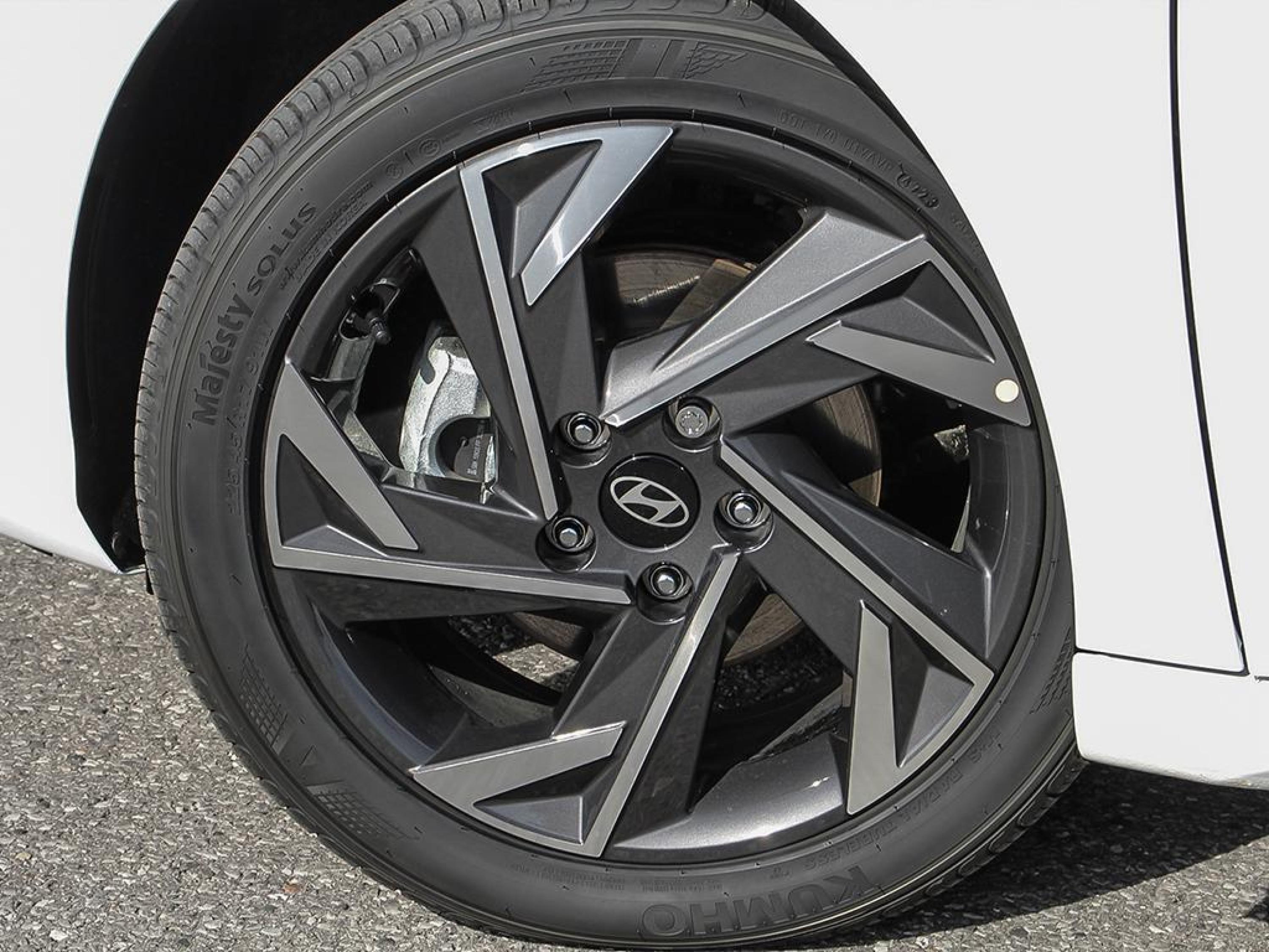 new 2026 Hyundai Elantra Hybrid car, priced at $35,000