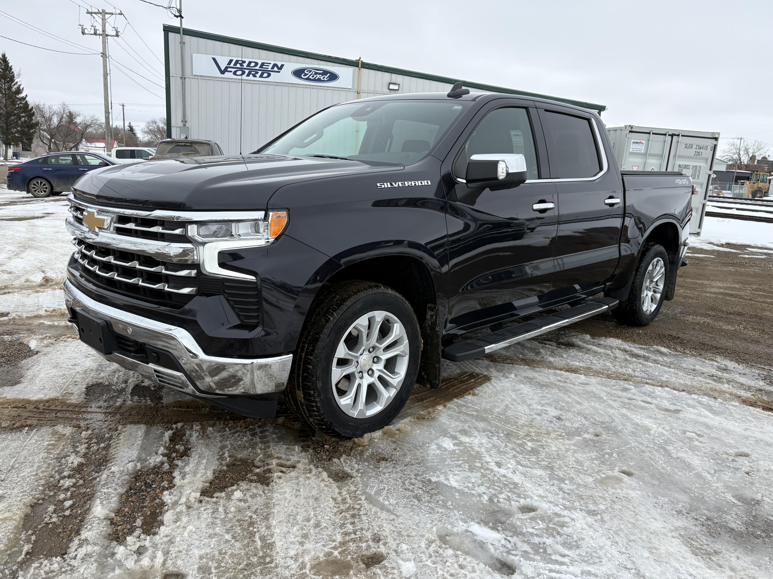 2022 Chevrolet Silverado 1500 LTZ Crew Cab 4WD
