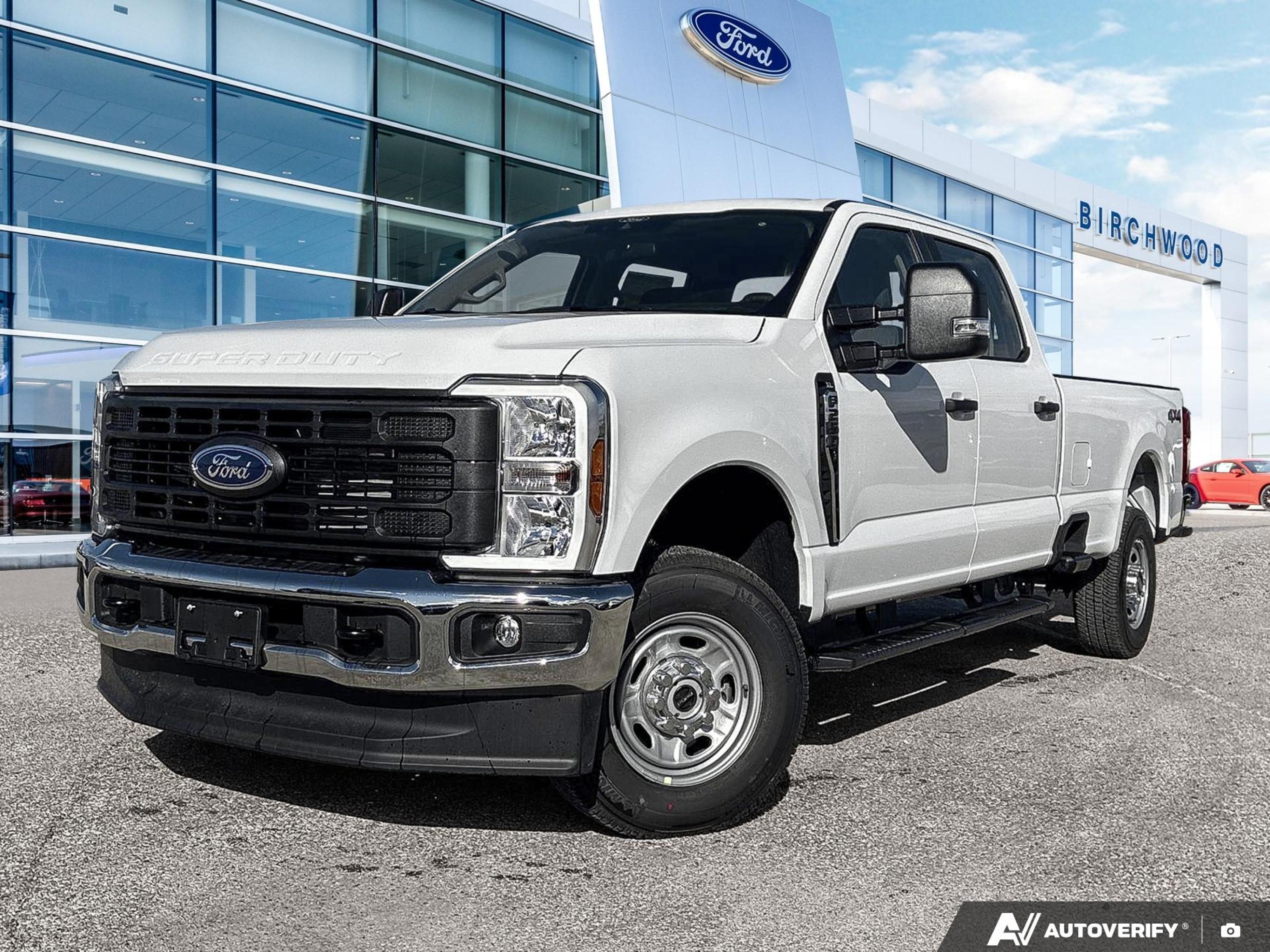 Oxford White 2026 Ford F-250 Super Duty Pickup Truck Four-Wheel Drive Automatic