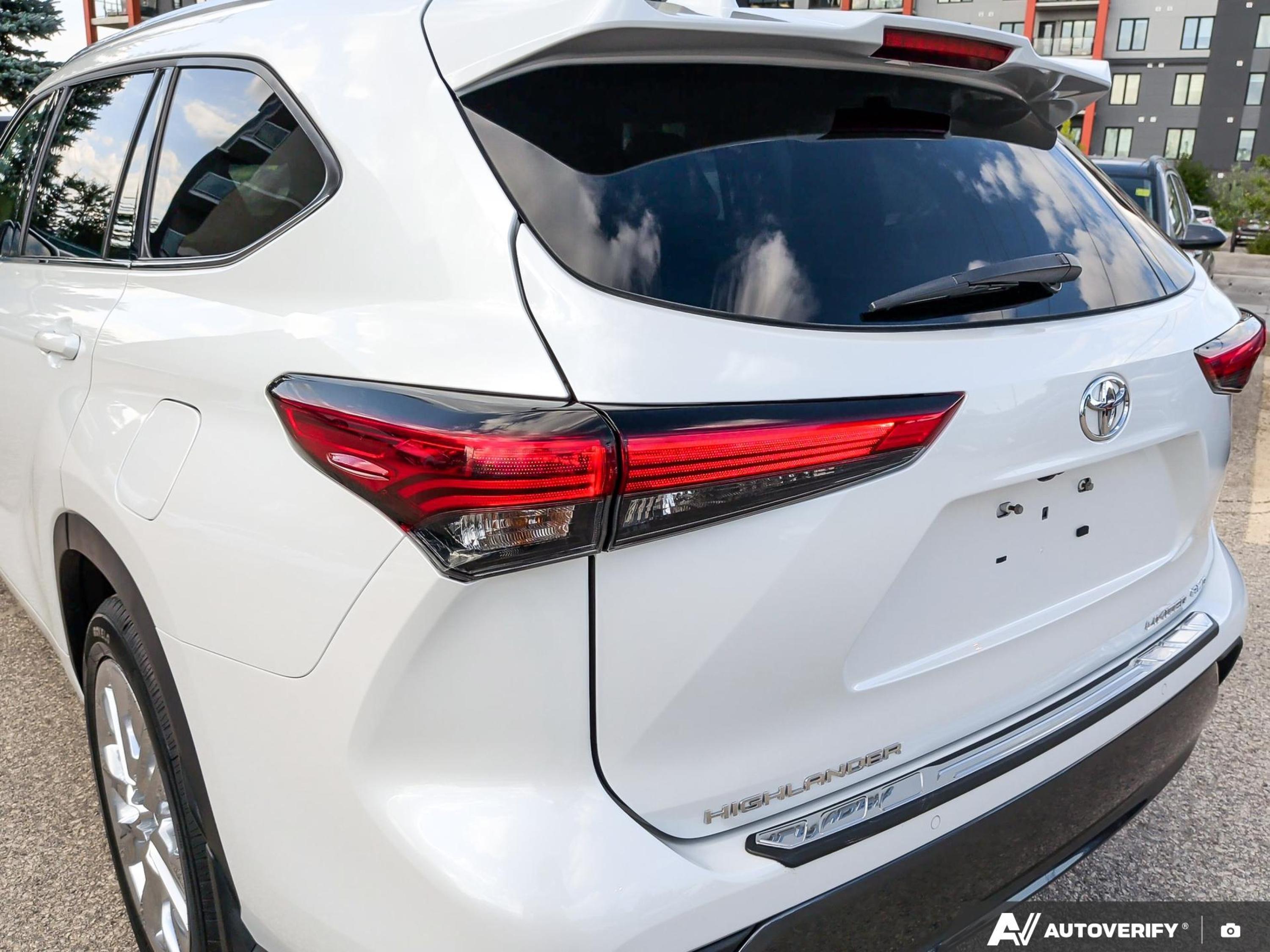 used 2022 Toyota Highlander car, priced at $47,487