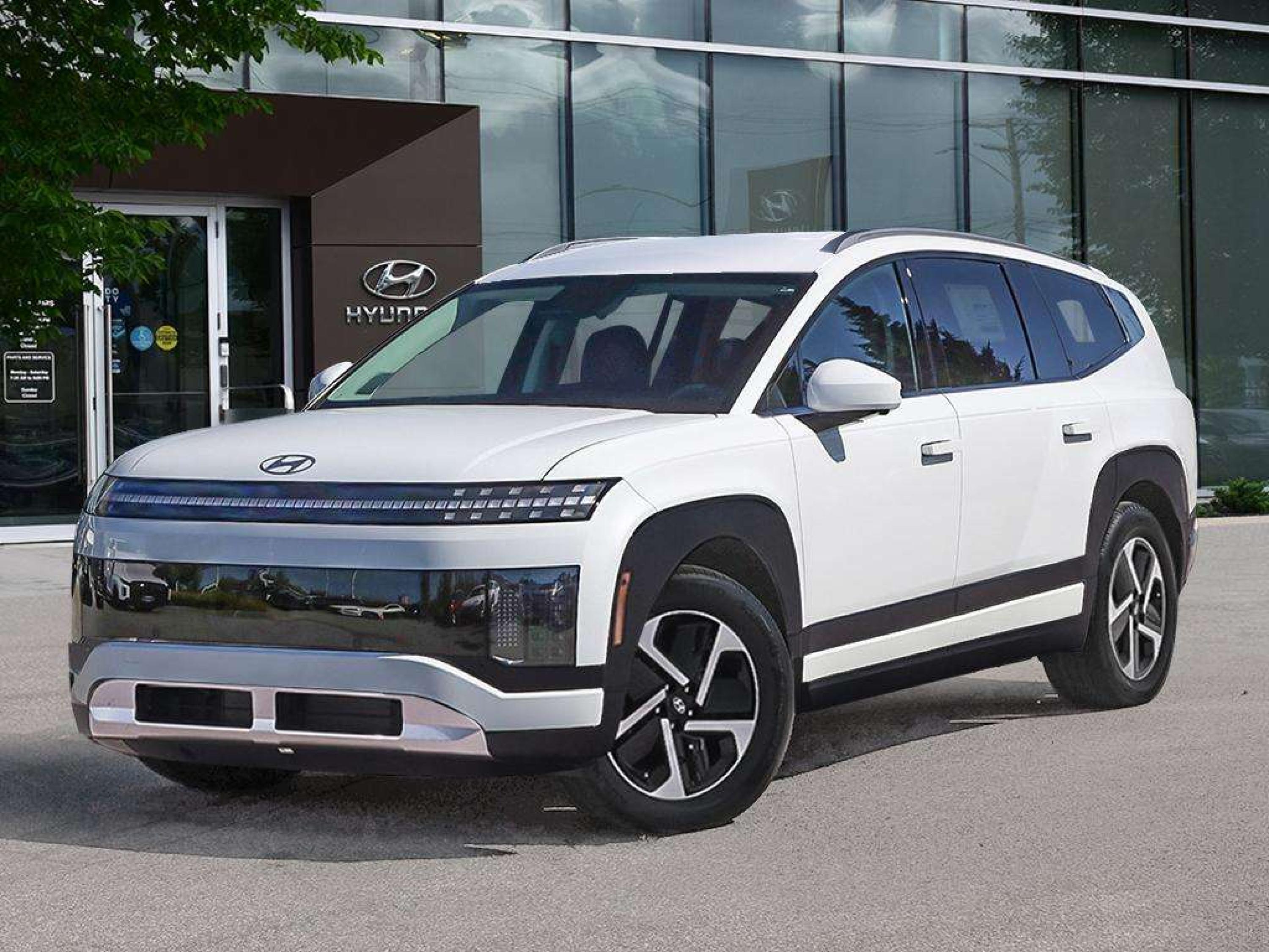 Serentiy White 2026 Hyundai Ioniq 9 SUV / Crossover Automatic