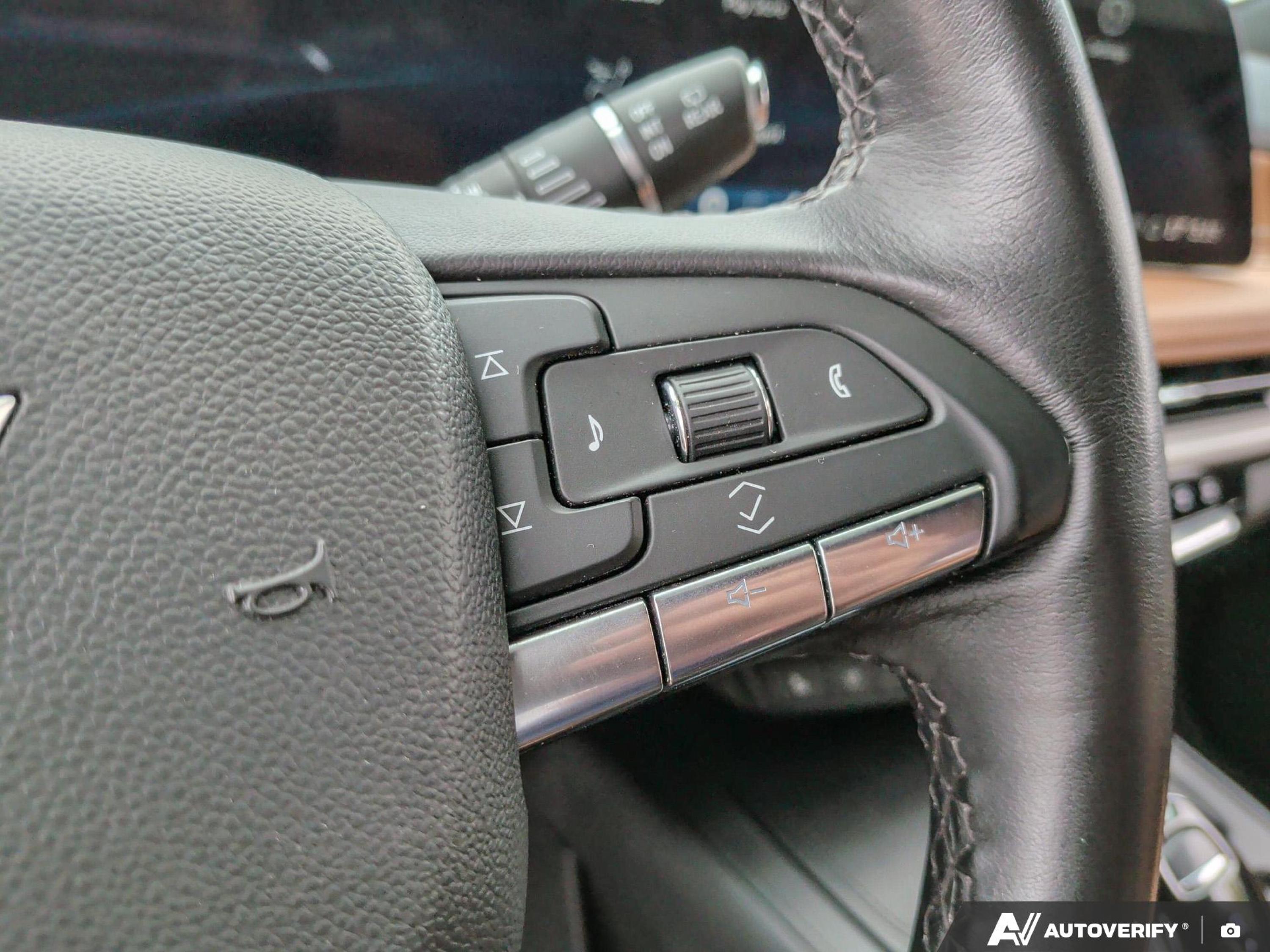 used 2024 Cadillac XT4 car, priced at $39,997