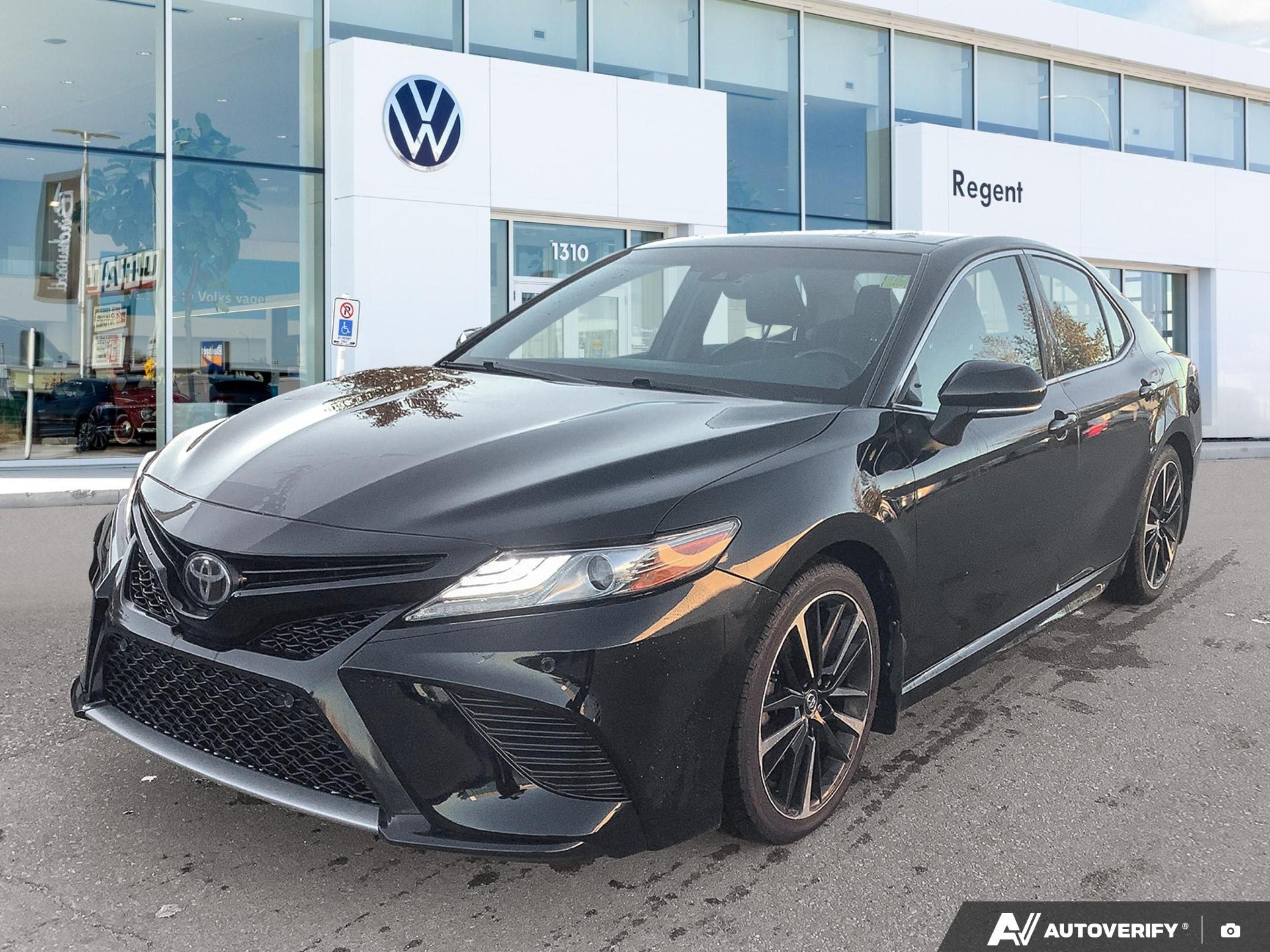 Midnight Black Metallic 2018 Toyota Camry Sedan Front-Wheel Drive Automatic